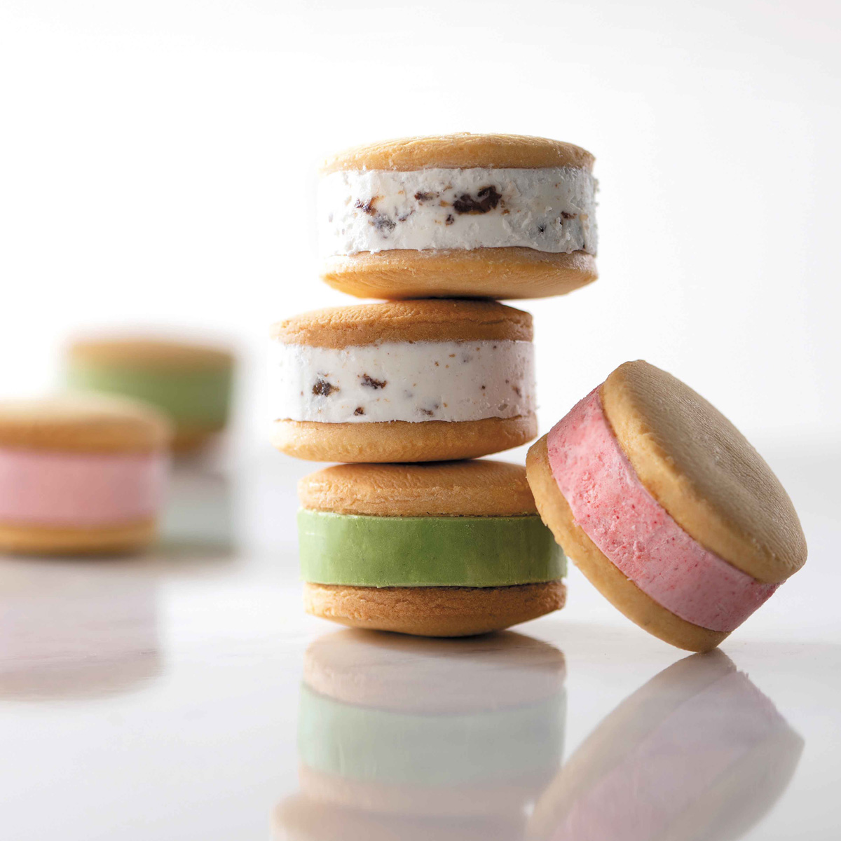 たっぷりクリームサンド3個入　46109【軽減税率対象】